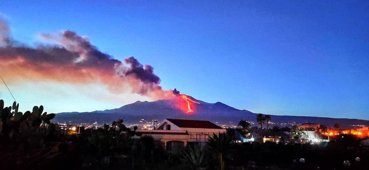 Casa Del Sole Con Vista Sull'Etna A 200 Mt Dal Mare Villa Acireale Exterior photo