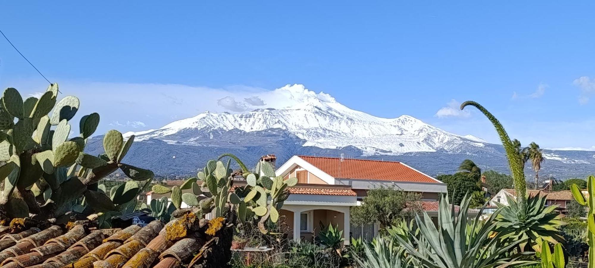 Casa Del Sole Con Vista Sull'Etna A 200 Mt Dal Mare Villa Acireale Exterior photo