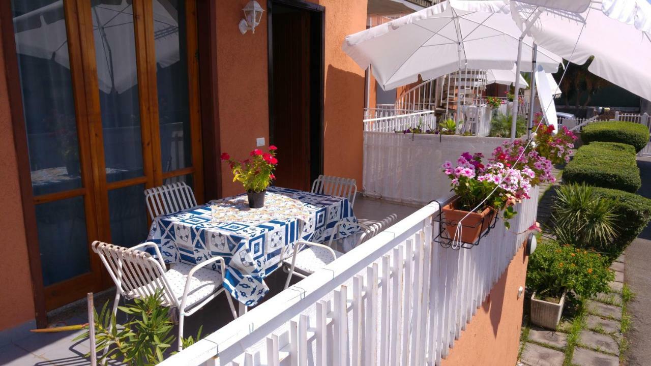 Casa Del Sole Con Vista Sull'Etna A 200 Mt Dal Mare Villa Acireale Exterior photo